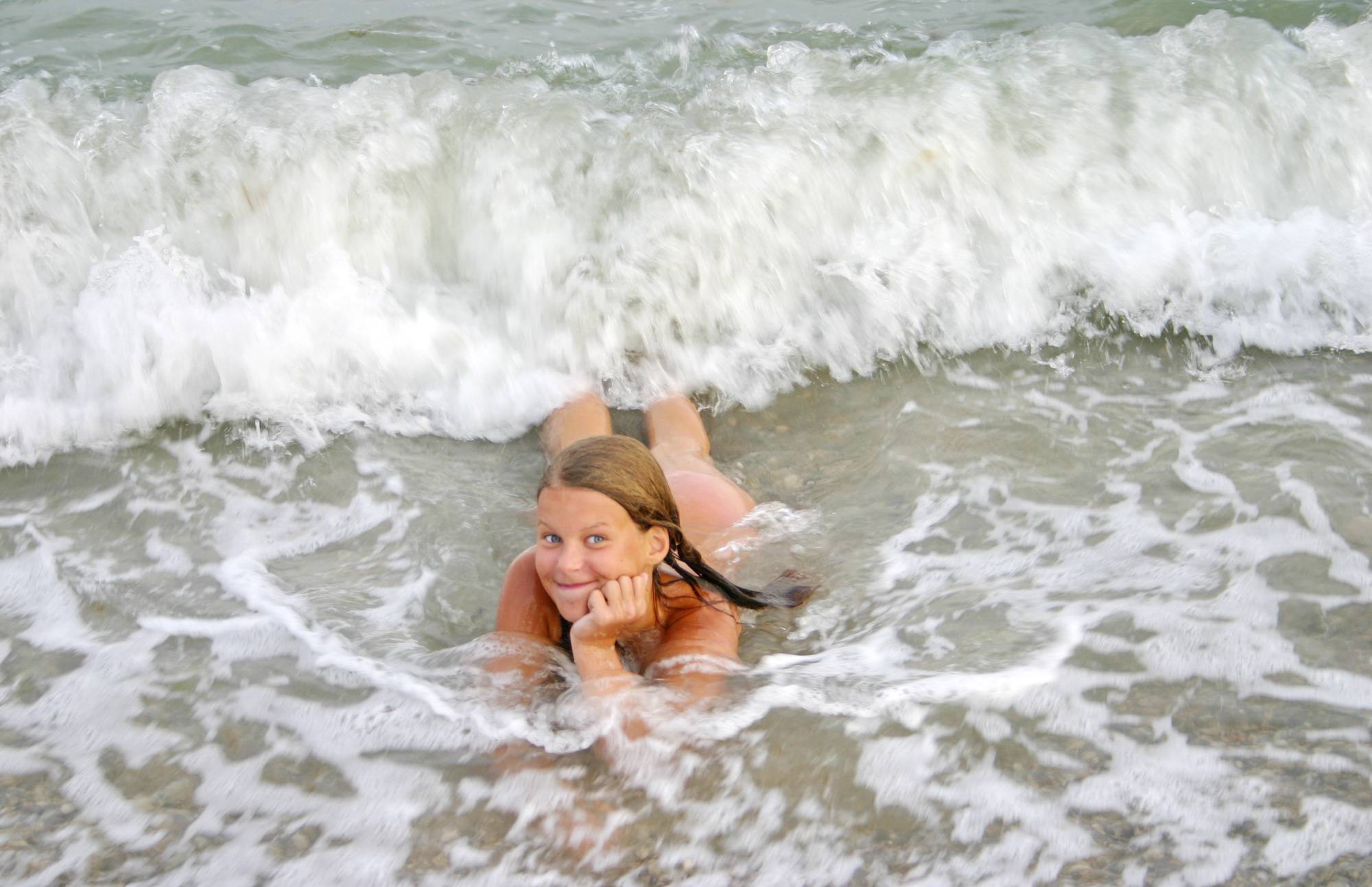 Pure Nudism Photos - Low Splashes in the Wave - 2